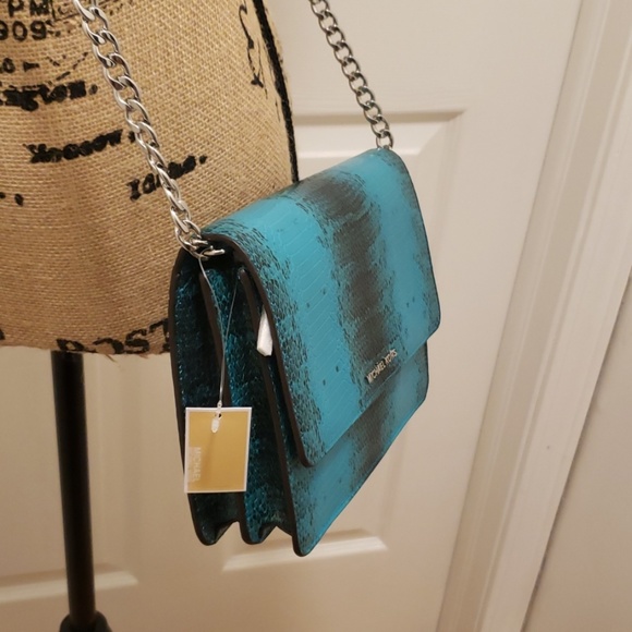 Michael Kors Large Gusset Crossbody - Picture 3 of 6